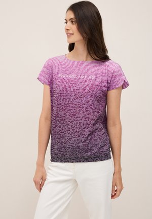 T-shirt à manches courtes en dégradé violet avec un motif texturé et le texte "NATURE SANS FIN" sur la poitrine. Tissu doux, coupe décontractée.