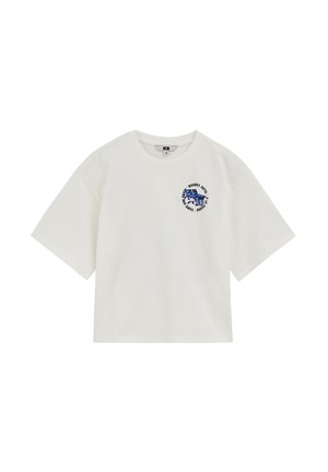 Witte T-shirt met korte mouwen, met een kleine blauwe afbeelding en cirkelvormige tekst op de linkerborst waarop staat: "Riviera Hotel a la Plage."