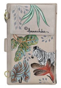 Beige leren portefeuille met handbeschilderde zebra en tropische bladeren in groen, blauw en rood. Inclusief een klepsluiting en handtekening.