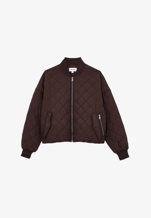 Veste bomber matelassée marron avec fermeture éclair sur le devant, poignets côtelés et deux poches latérales. Présente un motif en losanges et une coupe décontractée.