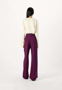 HUGO HIMIA - Kelnės - medium purple