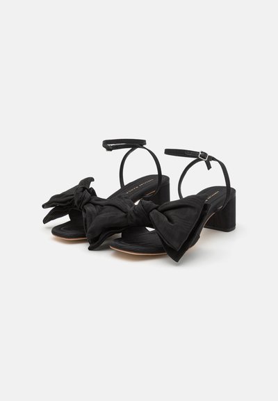 Loeffler Randall CARMEN BOW - Sandaler - black