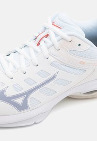 Mizuno WAVE VOLTAGE 2 - Volleyballsko - white/aleutian/cloud pink