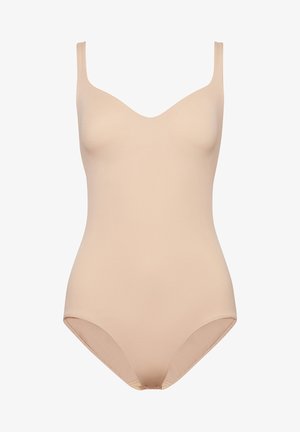 Beige bodysuit gemaakt van een gladde, rekbare stof. Kenmerkt zich door brede schouderbanden en een diepe V-halslijn. Geen zichtbare sluitingen of versieringen.