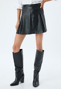 A-linjainen hame - black