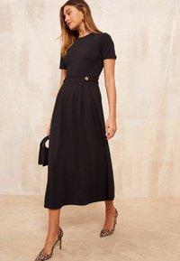 Friends Like These PETITE FIT-SHORT SLEEVE - Freizeitkleid - black