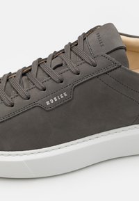 Nubikk VINCE TORA - Tossud - dark grey