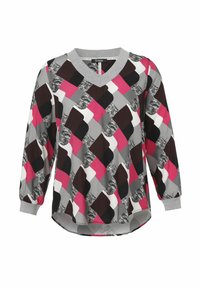 Langärmlige Bluse mit grauem V-Ausschnitt und Bündchen, die ein geometrisches Muster aus rosa, schwarz, braun, weiß und grauen Formen mit strukturierten Details aufweist.