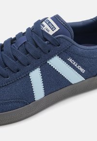 Jack & Jones JFWMAMBO SPECIAL - Sneaker low - medieval blue