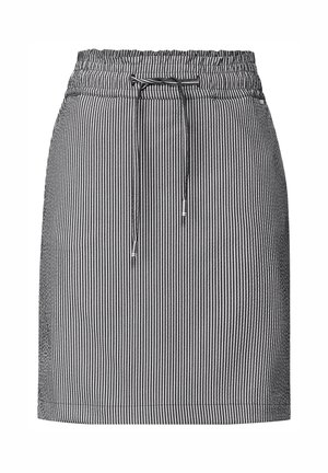 Raidallinen minisuhru, jossa on joustava vyötärönauha, kiristysnauha ja hopeiset yksityiskohdat. Kankaan pinta koostuu kapeista pystysuorista mustista ja valkoisista raidoista.