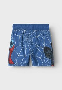 Blå simshorts med webbmönster och Spider-Man-grafik. Tillverkade av ett mjukt tyg, med resår i midjan för komfort.