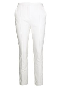 Weiße, maßgeschneiderte Hosen aus einem Stoff mit glatter Textur. Sie verfügen über eine schmale Passform, Seitentaschen und vertikale Nähte für einen strukturierten Look.