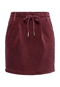 Burgundská kordurová sukňa s pásom na stiahnutie, s vertikálnou ryhovanou textúrou a jemným povrchom. Spodný lem sa jemne zakrýva.