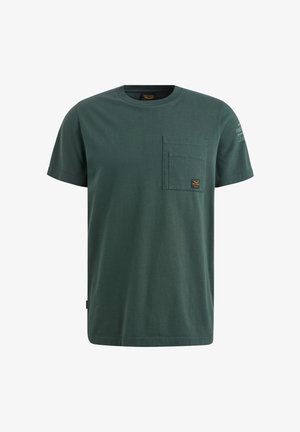 Tamnozeleni pamučni majica kratkih rukava, s okruglim izrezom i džepom na lijevoj strani grudi. Ima oznaku marke i detalje šivanja.