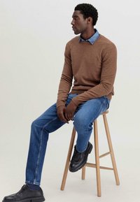 hessnatur Strickpullover - camel