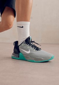 Nike Performance AIR MAX ALPHA TRAINER 5 - Scarpe da allenamento - mica green/white/black/clear jade/pure platinum/lime blast