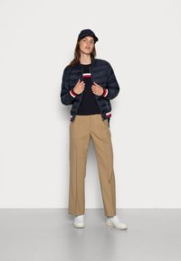 Tommy Hilfiger SORONA PADDED  - Blusão aviador - desert sky
