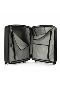 Schwarzer Koffer mit zwei Fächern, Stoffinnenfutter, mit Reißverschluss versehenen Netzfächern und glatten Rollen für Mobilität. Das Innere zeigt ein grau gemustertes Design.