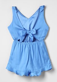Blå satinromper med v-ringad design, gathered midja och rosettdetalj i ryggen. Har volangkanter på shortsen.