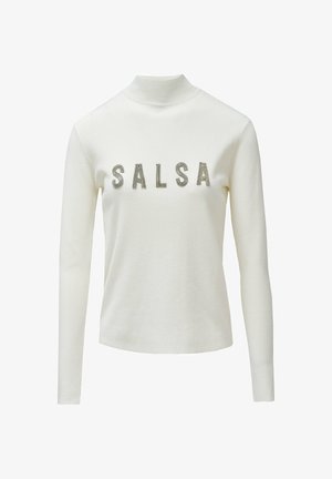 Suéter blanco de manga larga con cuello elevado, con la palabra "SALSA" escrita en letras de strass en el pecho.