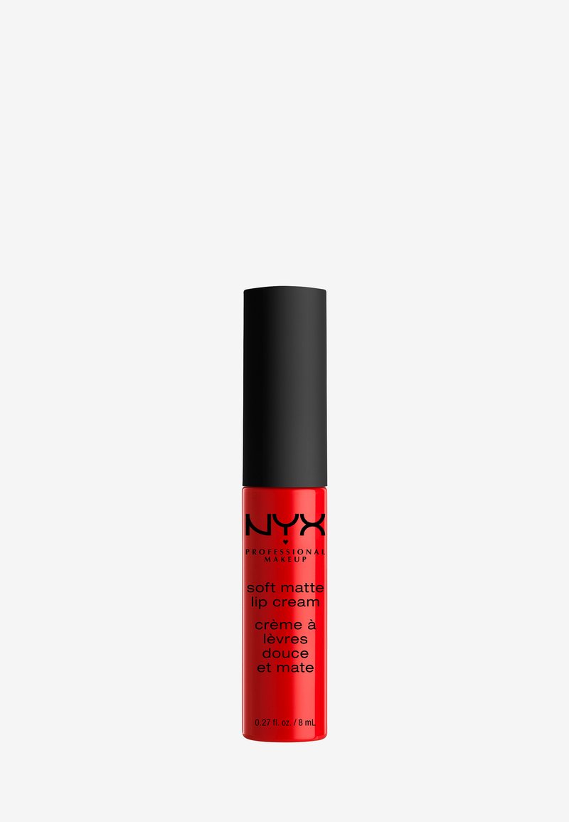 Crème à Lèvres Mat Douce NYX dans une couleur rouge audacieuse, avec un design de tube cylindrique et un capuchon noir mat, présentant les détails de la marque et du produit sur le devant.