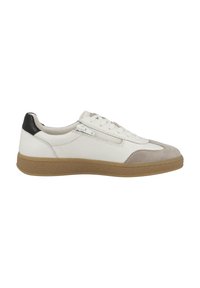 Sneaker bianco in pelle con dettagli in camoscio, punta grigia, linguetta nera sul tallone e suola in gomma texturizzata. Presenta chiusura con lacci davanti e dettaglio con zip laterale.