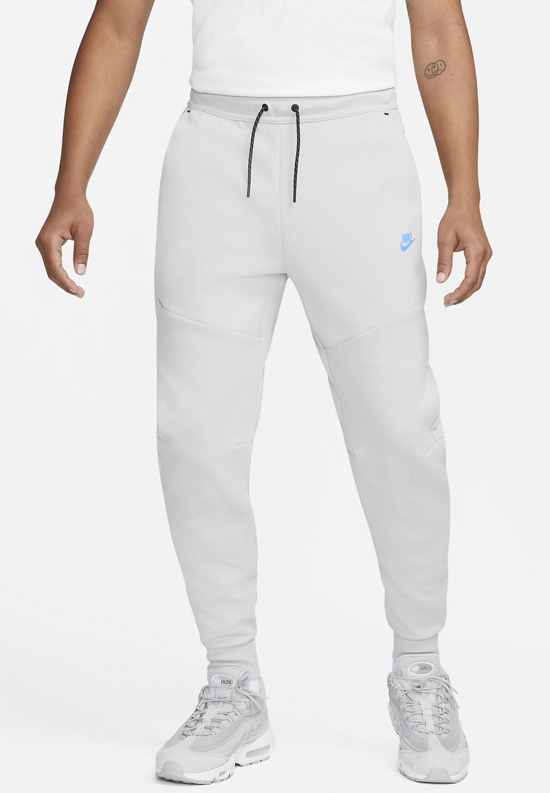 Nike Sportswear M TCH FLC S - Verryttelyhousut - light iron ore baltic blue