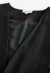 REGULAR FIT - FLORAL PRINT  - Paplūdimio reikmuo - black floral