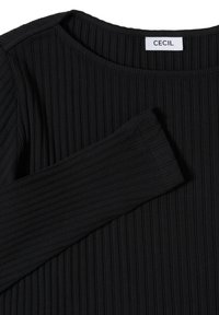 Zwart geribbeld langmouwtop met een ronde hals. Gemaakt van rekbare stof, met verticale lijnen en een gestikt zoom aan de mouwen. Merklabel zichtbaar.