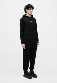 EA7 Emporio Armani TRAIN CORE - Φούτερ - black/white