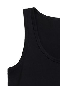 Czarny top na ramiączkach z szerokimi paskami, okrągłym dekoltem, wykonany z gładkiej bawełnianej tkaniny; charakteryzuje się czystymi szwami i dopasowanym krojem.