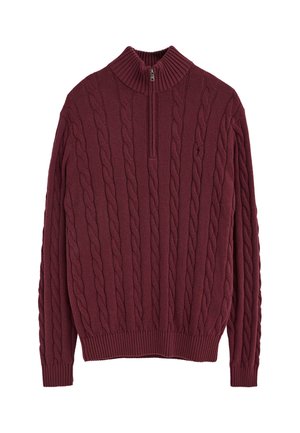 Jersey burdeos de punto con trenzas, mangas largas y cuello con cremallera hasta el cuarto, puños y bajo acanalados.