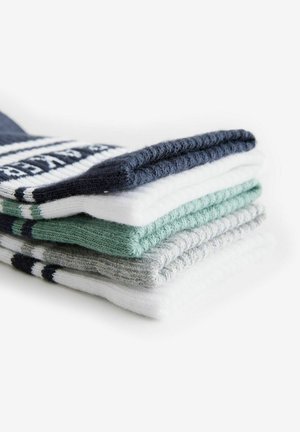 Set aus fünf Socken in Marineblau, Weiß, Mintgrün, Hellgrau und Dunkelgrau. Jede Socke hat eine gerippte Struktur und unterschiedliche Farbmustern.