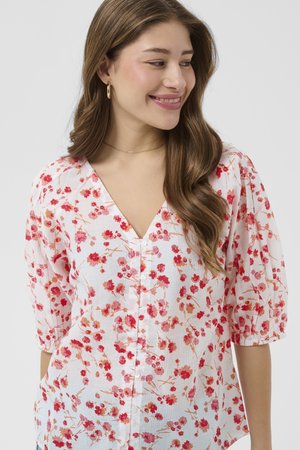 Cream CRGISELLE - Blúzka - pink red flower