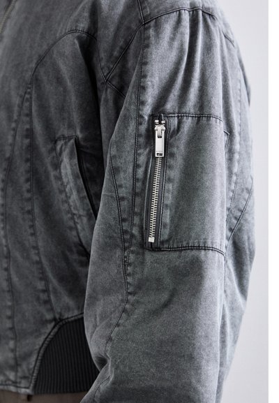 Han Kjøbenhavn WASHED PADDED JACKET - Μπουφάν τύπου bomber - black