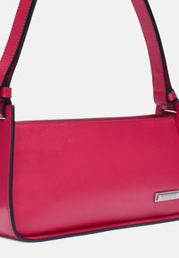 Liebeskind Berlin BAGUETTE - Borsa a mano - himbeere