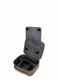 Klein bruin make-uptas met meerdere verstelbare, gevoerde compartimenten en ritsvakjes, geopend om de grijze binnenvoering met het merkl logo te tonen.