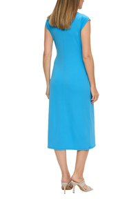s.Oliver BLACK LABEL MIT KNOTENDETAIL - Jerseykleid - azurblau