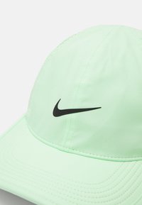 Nike Performance CLUB UNISEX - Kapa - vapor green/black