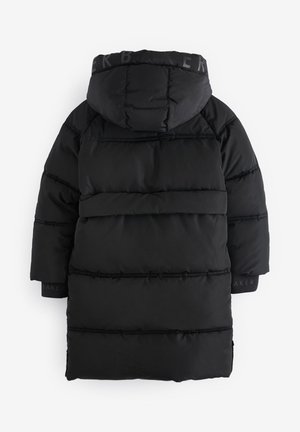 Giacca puffa nera con cappuccio, dotata di pannelli trapuntati orizzontali, polsini elasticizzati e logo del marchio sulle maniche. Texture liscia.