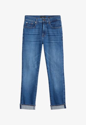 Jean en denim bleu à coupe droite, avec un design classique à cinq poches et des ourlets retroussés. Un léger délavage et des détails cousus sont visibles.