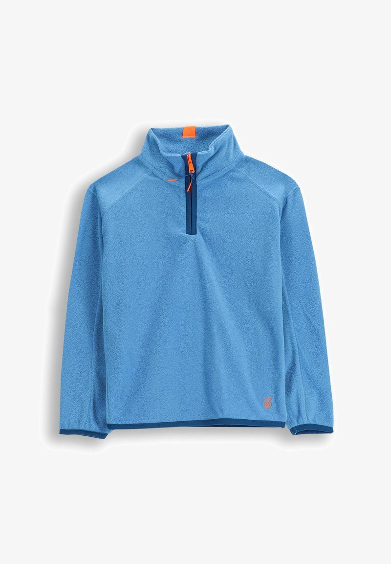 Jasnoniebieski polarowy sweter z ćwierć zamkiem w ciemnoniebieskim kolorze oraz pomarańczowym uchwytem, z kołnierzem stojącym i małym pomarańczowym logo przy dolnym brzegu.