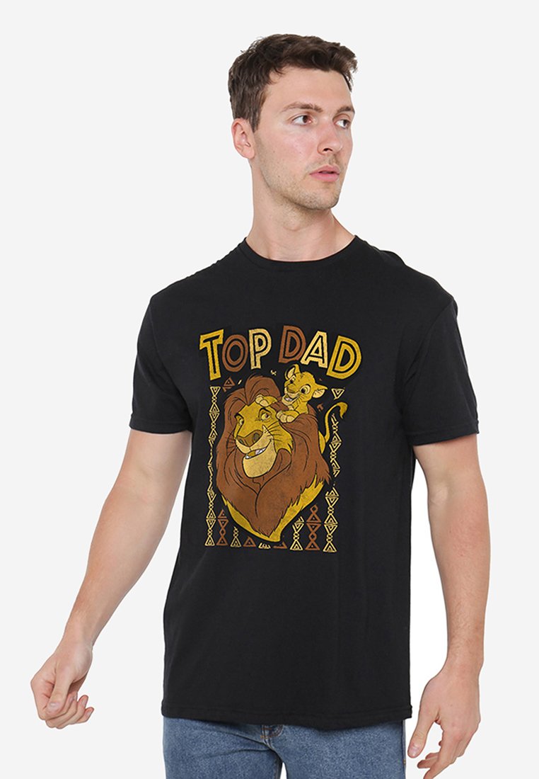 Black cotton t-shirt featuring a graphic print with a lion and cub, framed by geometric patterns. Text reads "TOP DAD" in bold yellow letters.