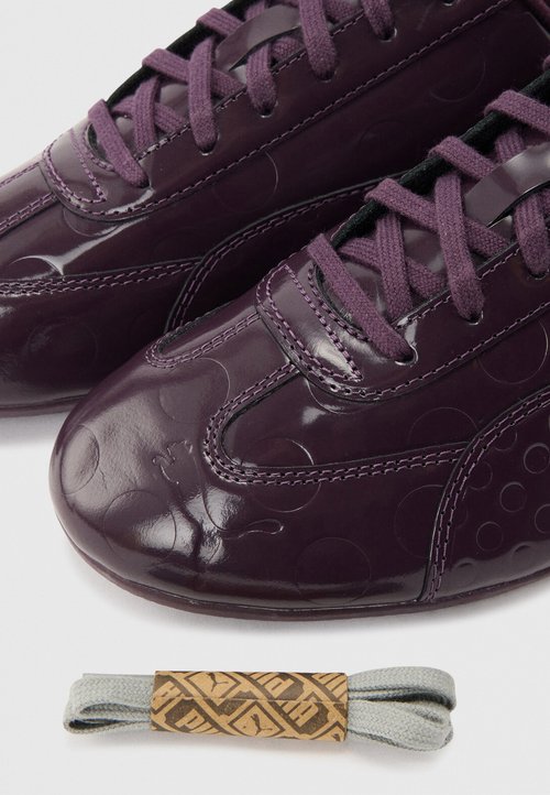 PUMA X SUPER YAYA SPEEDCAT POLKADOT II UNISEX - Trainers - midnight plum/gray echo — foto 7