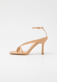 Não selecionado, nude