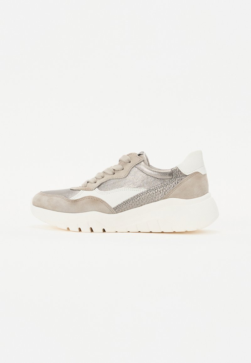 Sneakers with a mix of light grey suede and metallic accents. Features a white rubber sole and textured side panel. Classic lace-up design.