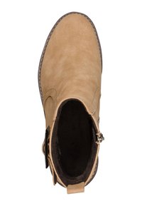 Hellbraune Wildleder-Stiefelette mit rundem Zehenbereich, texturiertem Obermaterial und seitlichem Reißverschluss. Das Innere ist mit dunklem Futter und einer flachen Sohle ausgestattet.
