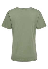 T-shirt corto a maniche corte verde oliva, colletto rotondo, realizzato in morbido tessuto di cotone, texture liscia, con retro semplice e senza ulteriori dettagli.
