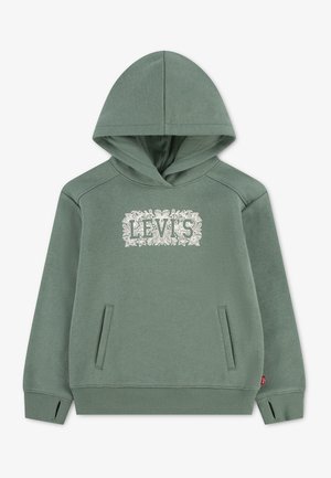 Zielona bluza z kapturem, kieszeniami z przodu i białym logo Levi's, otoczonym kwiatowym wzorem na klatce piersiowej.