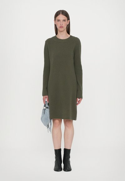 CLOSED CREW NECK DRESS LONG SLEEVE - Džemperkleita - forest green